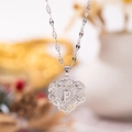 Collar de corazón hueco con detalle de rosa y letra R brillante en color plata - Plata R