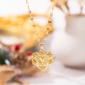 Collar de corazón dorado con letra Y, detalles de rosas y circonitas incrustadas - Oro Y