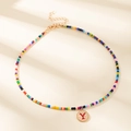 Collier en perles de rocaille colorées avec pendentif lettre Y doré et chaîne réglable - Lettre Y