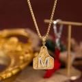 Collana vintage in oro con ciondolo inciso e lettera M in argento con catena a scatola - Oro M