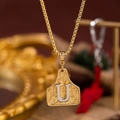 Collana placcata in oro stile barocco con pendente a scudo e lettera U incisa a mano - Oro U
