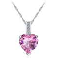 Detail der rosa herzförmigen Edelstein-Halskette mit funkelnder Zirkon-Wellenkette - Rosa