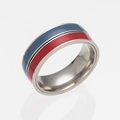 Anillo entrelazado tres en uno con rayas rojas y azules sobre plata pulida - US 7 / Azul+Rojo