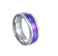 Bague en acier titane avec incrustation marbre violet et finition argent poli - US 6 / Bleu et Violet
