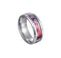 Bague en acier titane poli avec incrustation camouflage rouge et violet sur anneau - US 6 / Écarlate