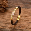 Bracciale in pelle nera intrecciata con centro in metallo dorato e gemme colorate - Stile con Chiusura Magnetica Intrecciata (Stile-4)