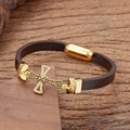 Bracciale vintage da uomo in pelle marrone con croce dorata e chiusura magnetica - Stile Croce Zirconia Bianco e Nero (款式-3)