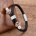 Detail van gevlochten leren armband met roze natuurstenen kralen en magnetische sluiting - Zilver Zwart Leer Matte Sluiting Roze Gestippelde Steen Kraal (Silver-15)