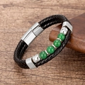 Détail du bracelet homme en cuir tressé noir avec perles vertes et fermoir en acier - Fermoir Argenté-Aventurine