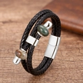 Dettaglio di un bracciale in pelle intrecciata con chiusura magnetica e perle in pietra - Argento Con Pietra Ambra Verde Scuro (Silver-12)