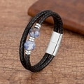 Détail du bracelet en cuir tressé pour homme avec perles en marbre bleu et fermoir magnétique poli - Style Motif Marbre Argenté