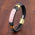 Detailansicht Herren Lederarmband mit rosa Quarzstein und Kontrastnähten am Band - Rosa Stein - Schwarzes Leder (Schwarzgold-2)