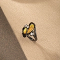 Anello retrò in oro nero con opale marquise arancione e accenti di zirconi cubici - US 7 / Champagne (Oro Nero)