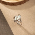 Elegante anello in argento a forma di S con opale bianco marquise e pietre di zircone - US 7 / Bianco (Placcato oro bianco)