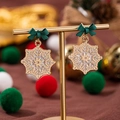 Orecchini a fiocco di neve dorati con glitter colorati e fiocco verde scuro su supporto - Fiocco Verde Fiocco di Neve Paillettes
