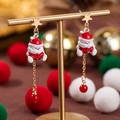 Orecchini di Babbo Natale smaltati con stelle dorate e accenti di perline rosse - Babbo Natale con catena a stella