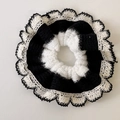 Chouchou fait main bicolore noir et blanc avec bordure en dentelle élégante - Noir