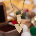 Collana con ciondolo a cuore lettera V dorata e strass su una catena spessa oro - Con Catena a Corda 50cm / Lettera V