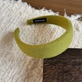 Diadema ancha de lana verde oliva hecha a mano para peinados de copa alta a la moda - Amarillo y Verde