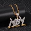 Goudkleurige MBM hiphop hanger met zirkonia en motivated by money tekst voor heren - Two Tone MBM Letter met 3mm 24inch Touwketting