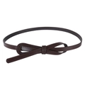 Ceinture fine marron foncé pour femme avec nœud élégant, idéale pour robes et pulls - café