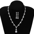 Silbernes Schmuckset mit quadratischer gelber Citrin-Halskette und passenden Ohrringen - 18 Zoll (45cm) Halskette Und Ohrringpfosten / Vollweißer Zirkon (Ohrring und Halskette Set)