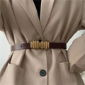 Cinturón fino de cuero marrón oscuro retro para mujer con hebilla de metal dorada - 100cm / café
