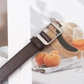 Minimalistischer dunkelbrauner Ledergürtel mit matter Silberschnalle und Ziernaht - 105cm / Kaffeebraun