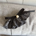 Fermaglio per capelli vintage francese a pois grigi con perla e dettagli in nastro nero - Nero