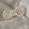 Chic acetate hair clip in pearl white with marble texture and geometric shape - Bowknot Style / Large / Off White