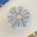 Chouchou bleu clair avec bordure en dentelle blanche et étiquette faite à la main - Chouchou Rond Standard