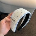 Diadema ancha de lunares azules y blancos con parche de encaje y lazo sostenida - Estilo de Lunares