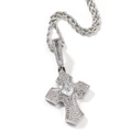 Detalle del colgante de cruz hip hop plateado con piedras de circonita y cadena de cuerda - Collar de cadena de cuerda / Plateado