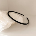 Detail of slim headband with colorful rhinestones and inner anti-slip teeth - Black