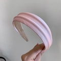 Vista dettagliata della fascia spessa arricciata rosa chiaro con fodera beige antiscivolo - Rosa