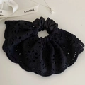 Elegante elastico per capelli in pizzo nero ricamato con bordi smerlati e stile vintage - Nero