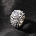 Anello hip-hop argento da uomo con grande cristallo rotondo e pietre laterali baguette - US 7 / Argento