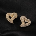 Macro di orecchini a cuore cavo placcati in oro con pietre di zircone bianco brillante - Oro