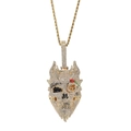 Detailopname van de vergulde schedelhanger met zirkonia stenen en kleine roos details - Schedel Roos Stijl / 3mm 24 Inch Touwketting / Goud