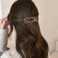 Pinza para el pelo de felpa con estampado de leopardo marrón para peinados de otoño - Pinza Cuadrada