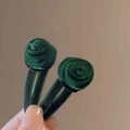 Coppia di fermagli per capelli a rosa in velluto verde scuro con design retrò francese - Verde