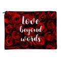 Neceser cuadrado con rosas rojas vibrantes e impresión artística Love beyond words - Estilo Estampado De Rosas Rojas (fxhzb769)