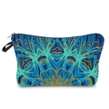 Detail van het blauwe en gouden mandala-patroon op deze veelzijdige make-up tas voor dames - Blauwe Mandala Stijl (hzb975)