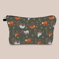Detail showing high-quality black zipper and fabric of the sloth pattern travel bag - Hzb901