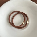 Lot de deux élastiques à cheveux marron avec connecteurs en métal doré mat - café
