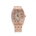 Dettaglio dell'orologio tonneau oro rosa con pavé di diamanti e grandi numeri arabi neri - Oro Rosa (W1461)