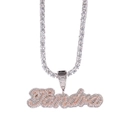 Detalle macro del colgante personalizado Sandra con piedras rosas en cadena de tenis - Plateado-Rosa (7-8 Letras)