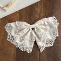 Eleganter weißer Spitzen-Haarclip für Damen mit Vintage-Häkelspitze und hochwertiger Baumwolle - Cremeweiß