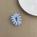 Élastique à cheveux spirale bleu clair en résine durable avec structure en cordon - Bleu clair