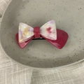 French vintage double-layered acetate floral bow hair clip on a ceramic tray - 3D Bow-Red